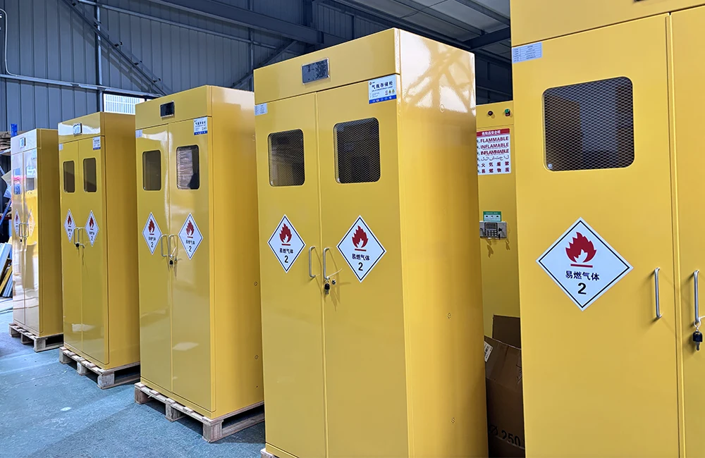 কেন রাসায়নিক পেশাদার নিরাপত্তা ক্যাবিনেটের প্রয়োজন?